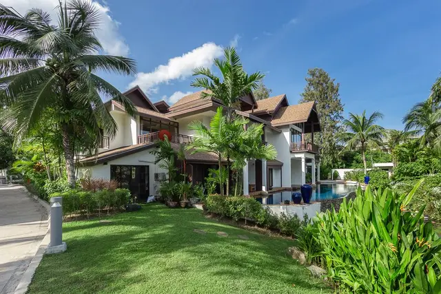 Amazing 1-Bedroom apartments, with lake view in Surin Springs project, on Surin Beach beach — Surin