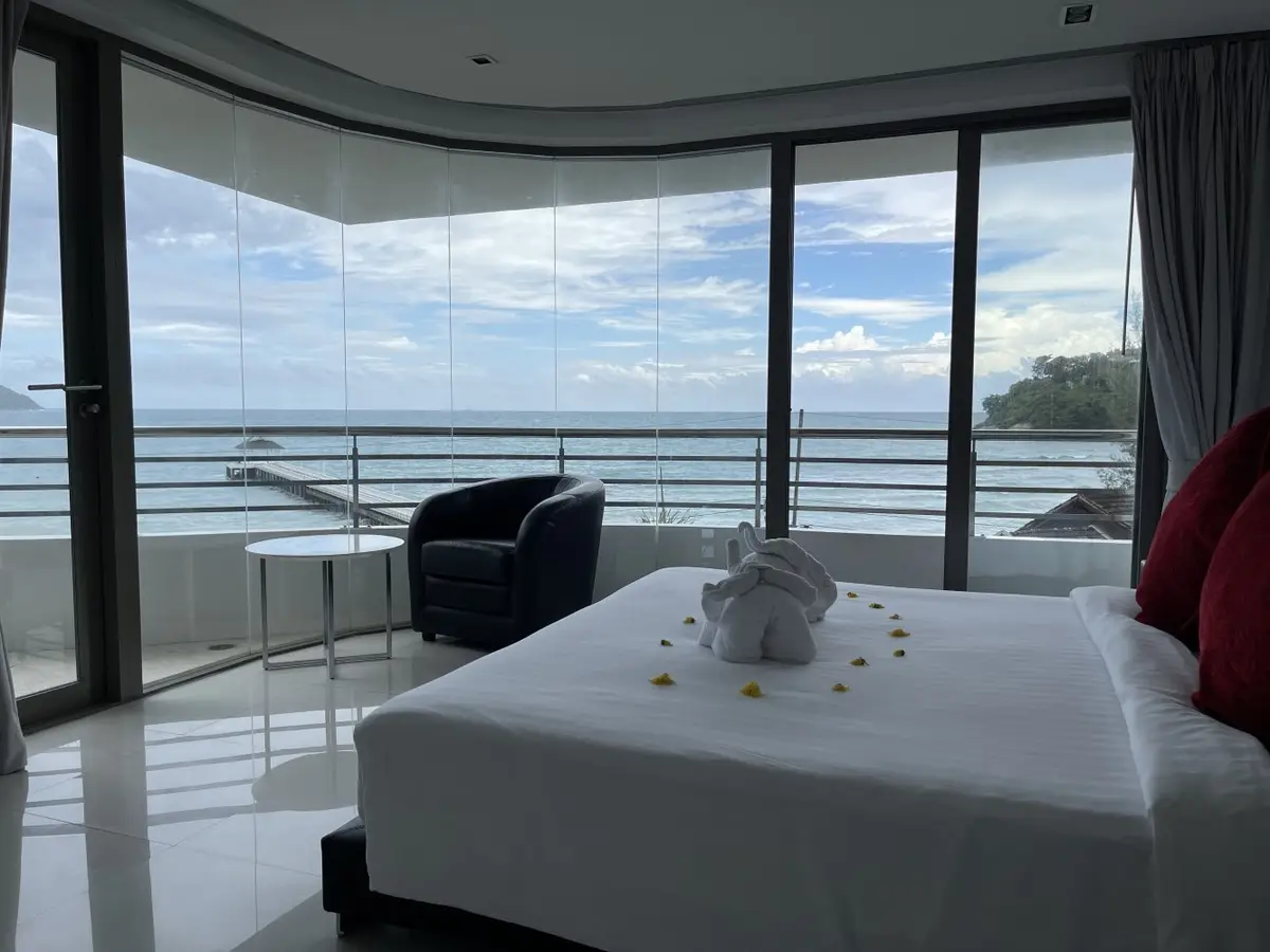 3-Bed Sea-View Apartment with Jacuzzi, Kamala — Kamala · 3/82