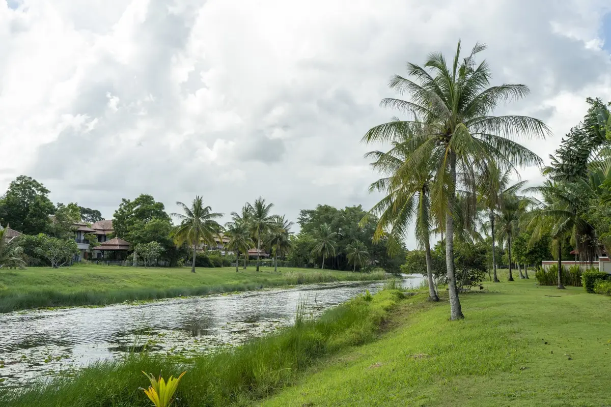 3-Bed Resort Villa with Jacuzzi & Maids Quarters — Layan · 5/85