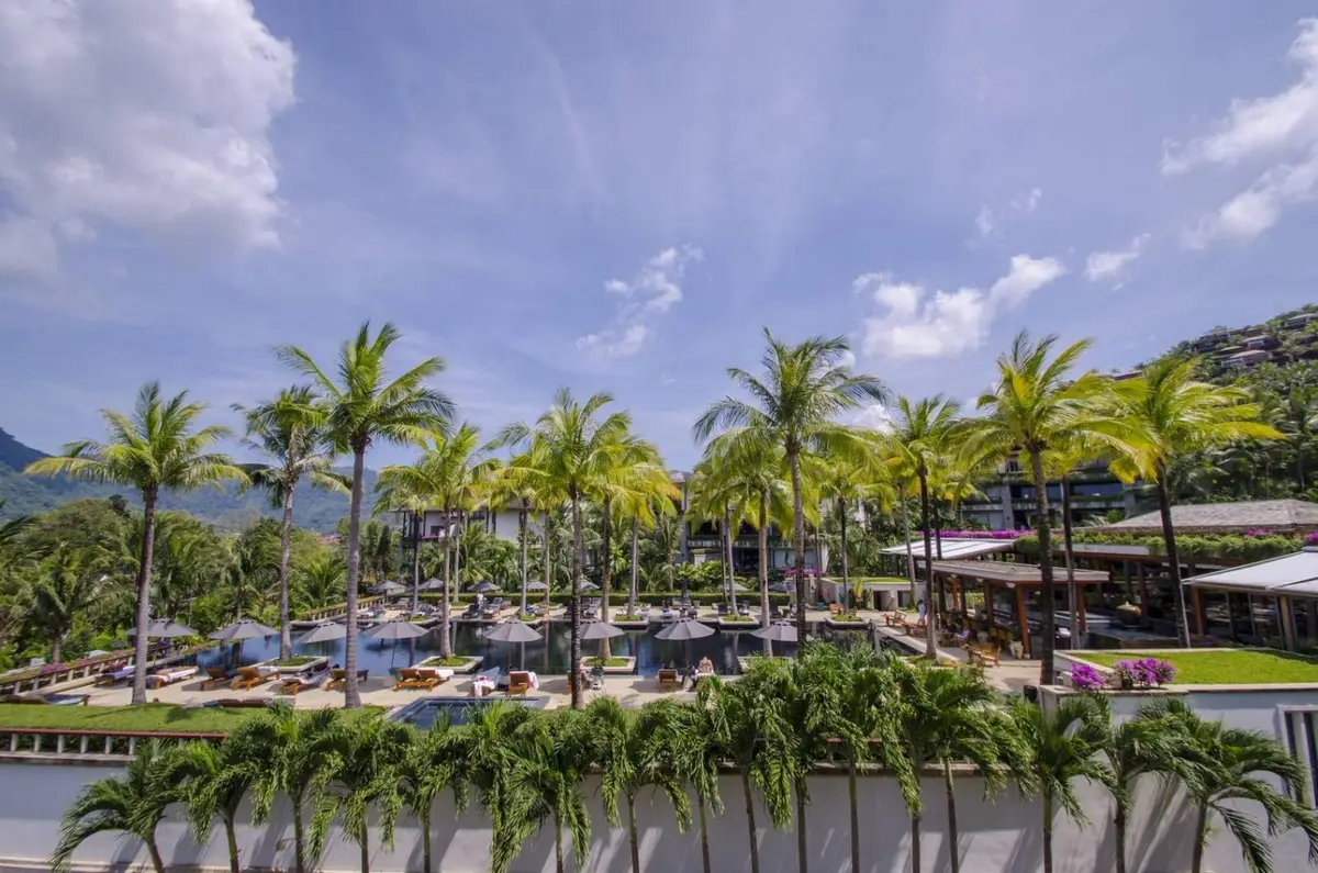 4-Bed Apartment, Extra-Large Ground Floor Unit — Kamala · 2/15
