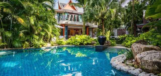 Stunning 5-Bedroom villa, with pool view, on Surin Beach beach — Surin