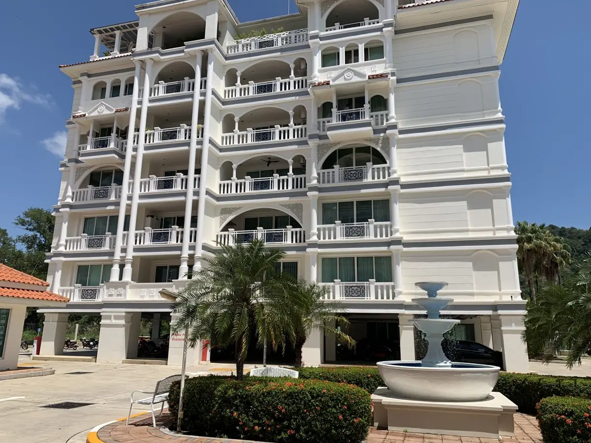 Smart 1-Bed Apartment With Pool, Kathu — Kathu · 3/24