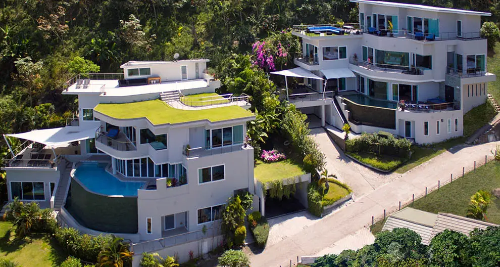 Spectacular 7-Bed Surin Clifftop Villa with Sea Views — Surin · 2/96