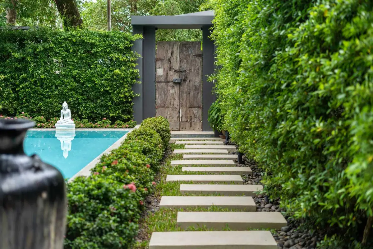 Spacious 3-Bedroom Villa, with pool view in Civetta Grand Villas project, on Nai Harn beach — Nai Harn · 2/9