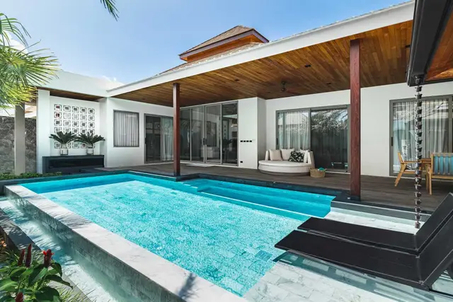 Large 4-Bedroom Villa, with pool view in Gold Chariot project, on Bangtao / Laguna beach — Cherng Talay