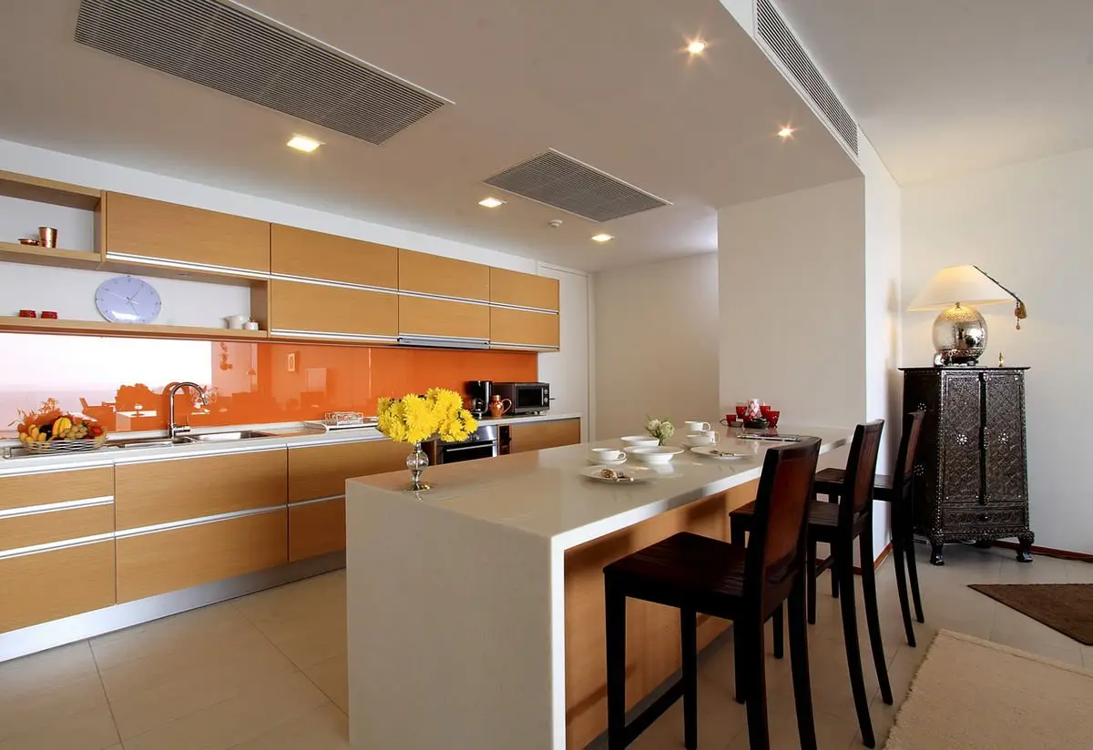 2-Bed Kata Apartment with Sea & Mountain Views — Kata · 3/10