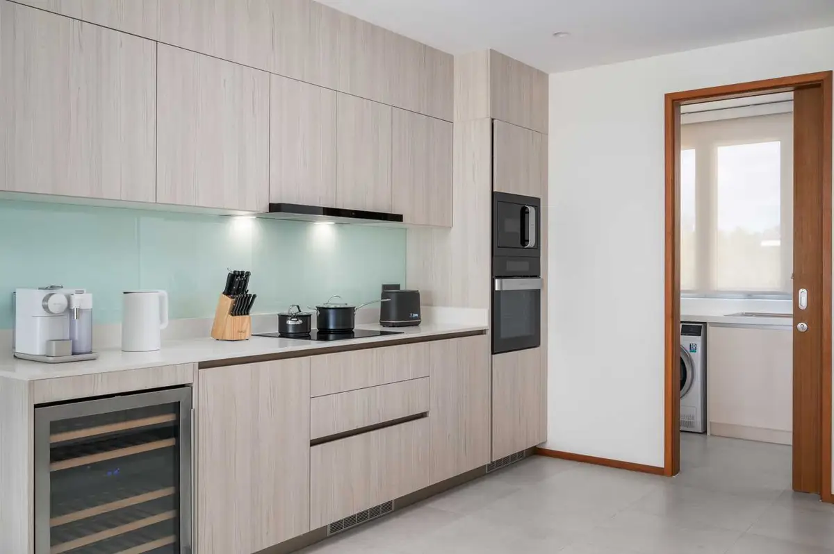 3-Bed Beachfront Apartment with Pool & Sea View — Bang Tao · 4/15