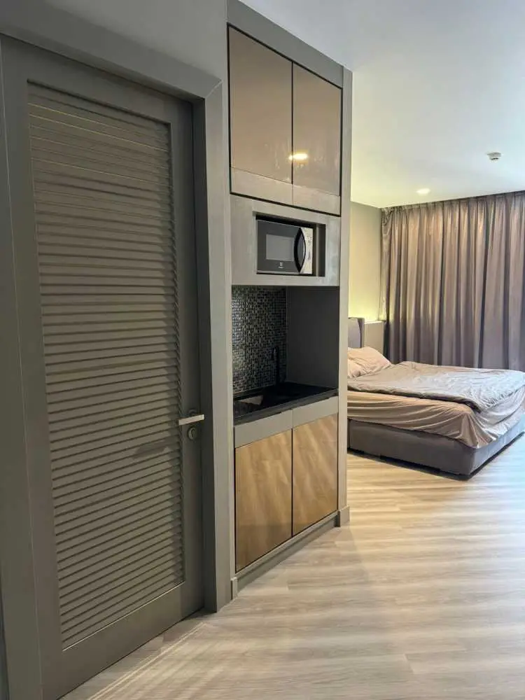 Studio Pool-Access Apartment in The Regent Bangtao — Bang Tao · 2/13