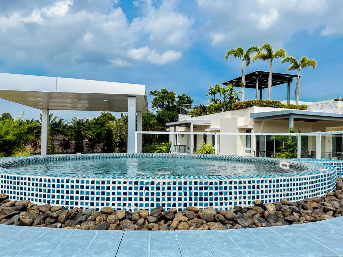 Spacious 4-Bed Luxury Rental in Layan Gardens — Layan · 4/71