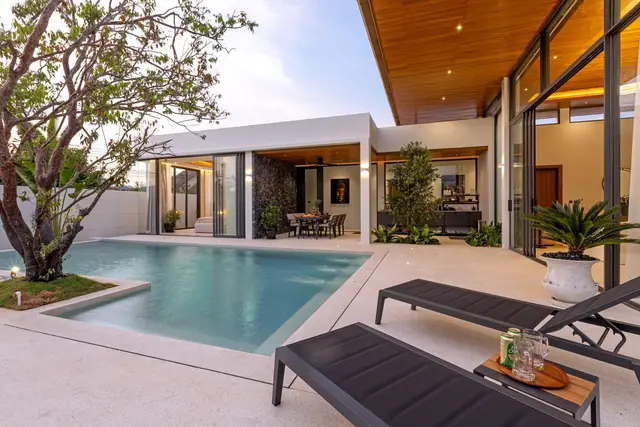 Exclusive 3-Bedroom villa, with pool view, on Bangtao / Laguna beach — Cherng Talay