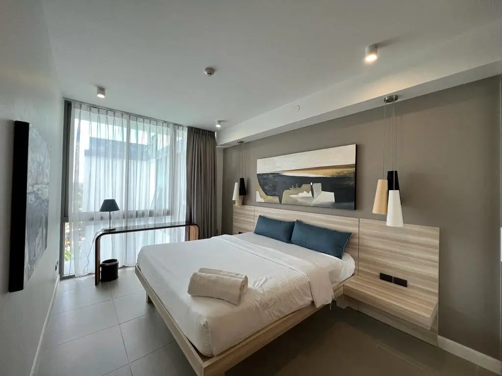 High-Floor 1-Bed Oceanstone, Bang Tao City View — Bang Tao · 3/15
