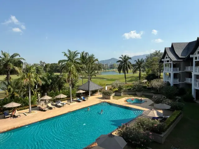 2-Bedroom Apartments, with golf course in Allamanda and project, on Bangtao / Laguna beach — Bang Tao