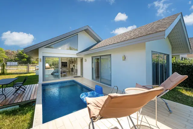 Exclusive 2-Bedroom villa, with pool view, on Naithon beach — Nai Yang