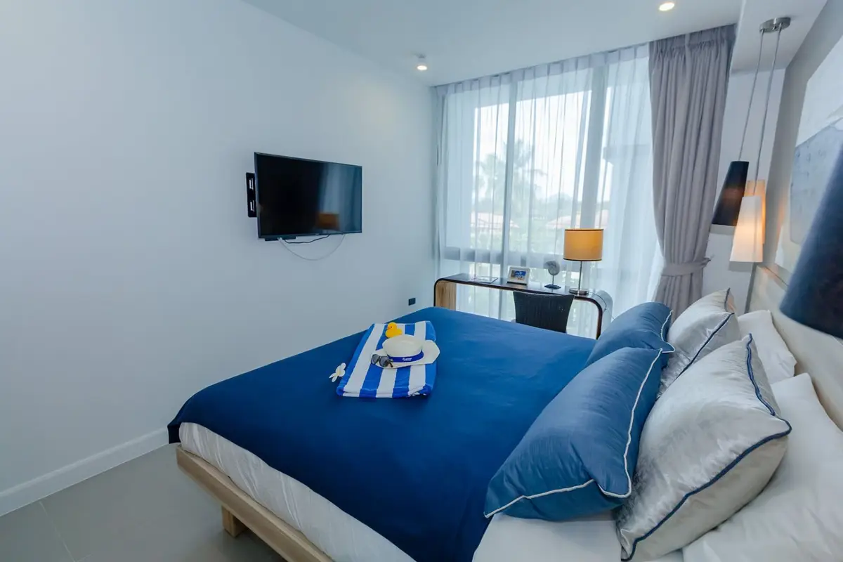 1-Bed Oceanstone Rental, City & Rooftop Access — Bang Tao · 4/42