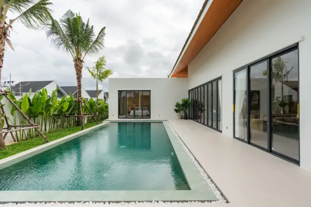 3-Bedroom Villa, with pool view, on Bangtao / Laguna beach — Cherng Talay