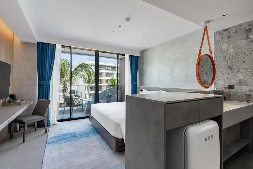Studio, Sunshine Beach—Larger Format, 46 sqm — Layan · 2/10