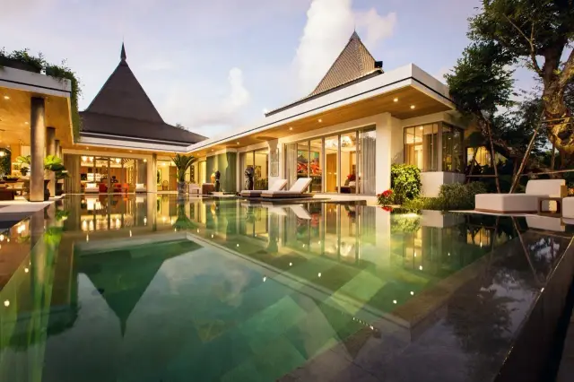 4-Bedroom Villa, with pool view, on Bangtao / Laguna beach — Cherng Talay