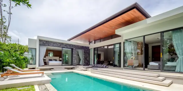 4-Bedroom Villa, with pool view, on Bangtao / Laguna beach — Thalang
