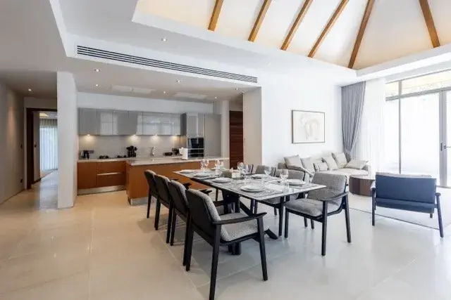 Spacious 4-Bedroom Villa, with pool view in Anchan Flora project, on Bangtao / Laguna beach — Thalang