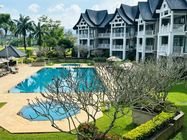 1-Bedroom Apartments, with golf course in Allamanda and project, on Bangtao / Laguna beach — Bang Tao