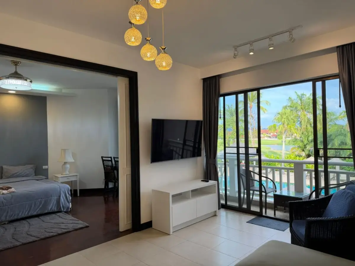 Renovated 1-Bed Bang Tao Apartment, Golf Views — Bang Tao · 1/14