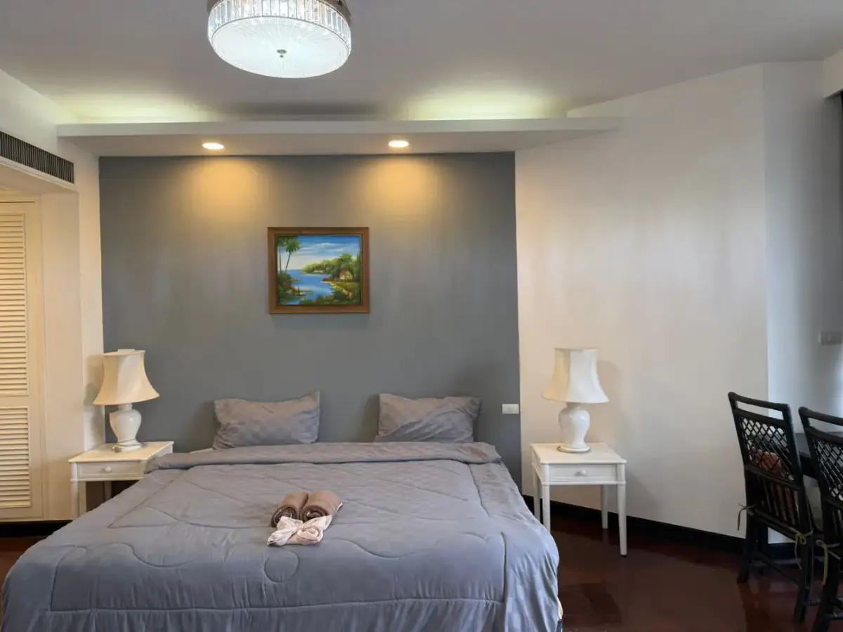 Renovated 1-Bed Bang Tao Apartment, Golf Views — Bang Tao · 5/14