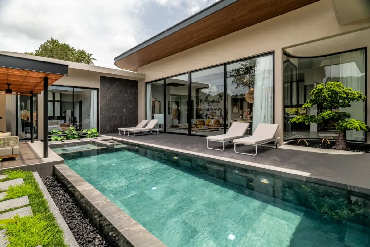 วิลล่า 3 ห้องนอน Vimannaya Residence สง่างามพร้อมสระว่ายน้ำส่วนตัว — Nai Harn · 1/39