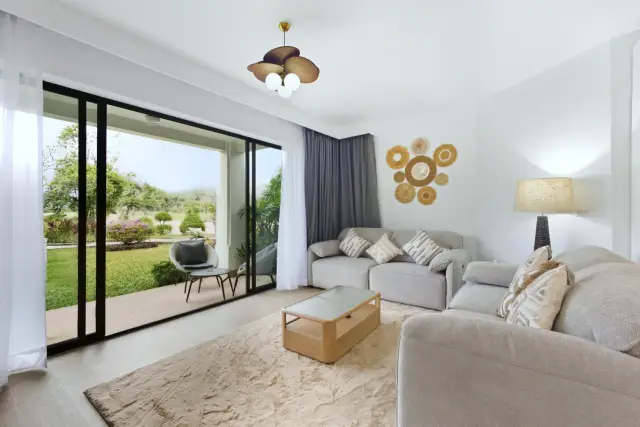 1-Bedroom Apartments, with golf course in Allamanda and project, on Bangtao / Laguna beach — Bang Tao
