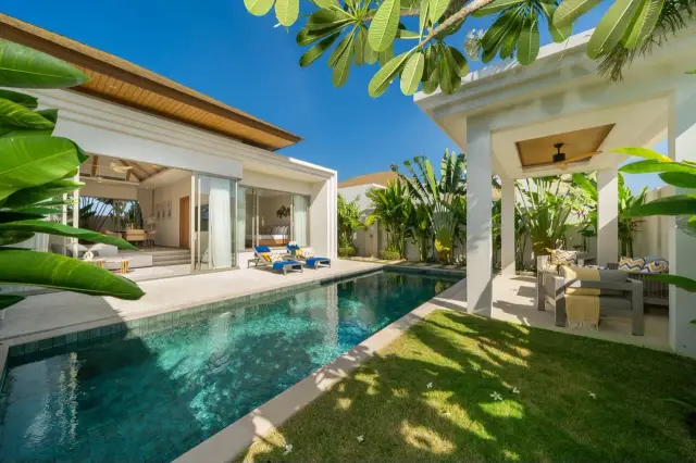 3-Bedroom Villa, with pool view in Trichada Breeze project, on Bangtao / Laguna beach — Cherng Talay