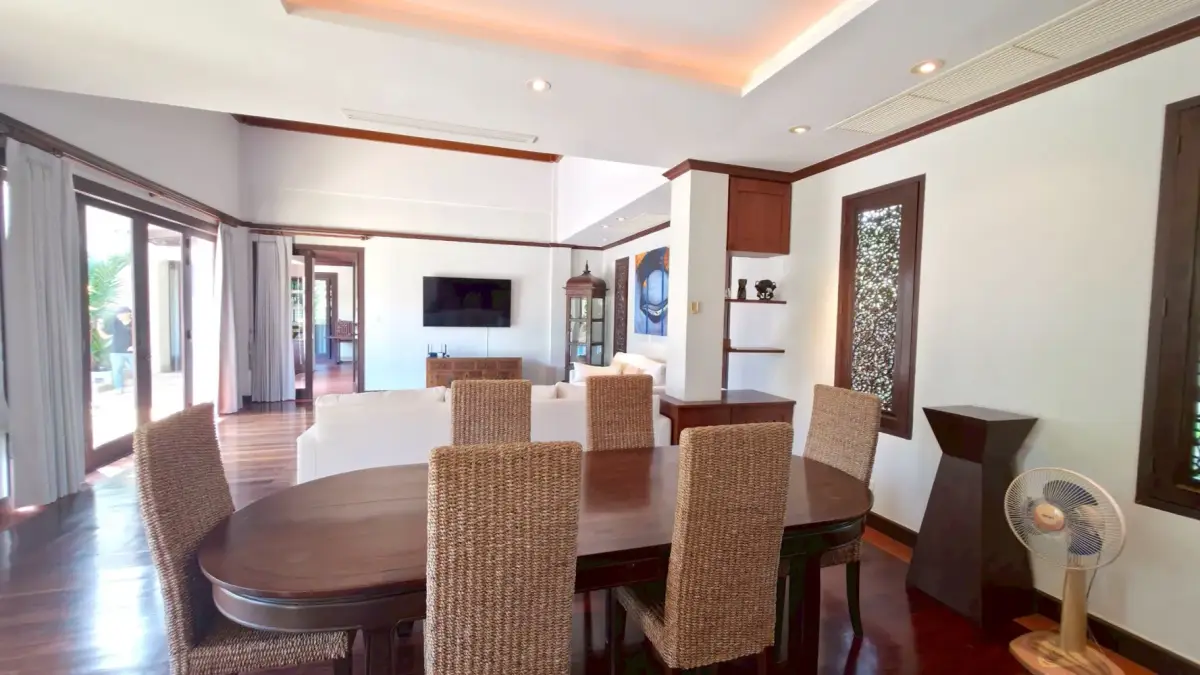 Spacious 4-Bedroom Villa, with pool view in Sai Taan project, on Bangtao / Laguna beach — Bang Tao · 4/30