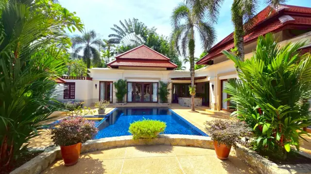 Spacious 4-Bedroom Villa, with pool view in Sai Taan project, on Bangtao / Laguna beach — Bang Tao