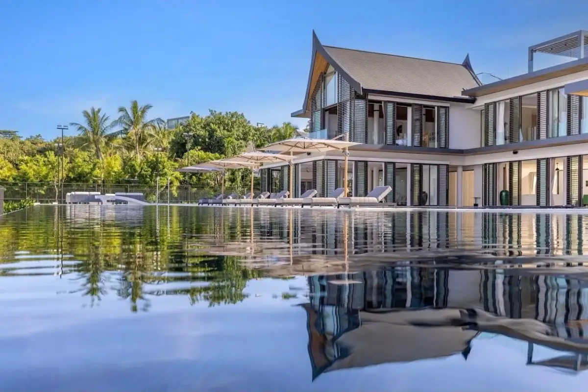 วิลล่า 7 ห้องนอน พร้อมวิว มองเห็นวิวทะเล ในโครงการ Luxury Collection Villas, บนชายหาด Point Yamu — Cape Yamu · 5/45