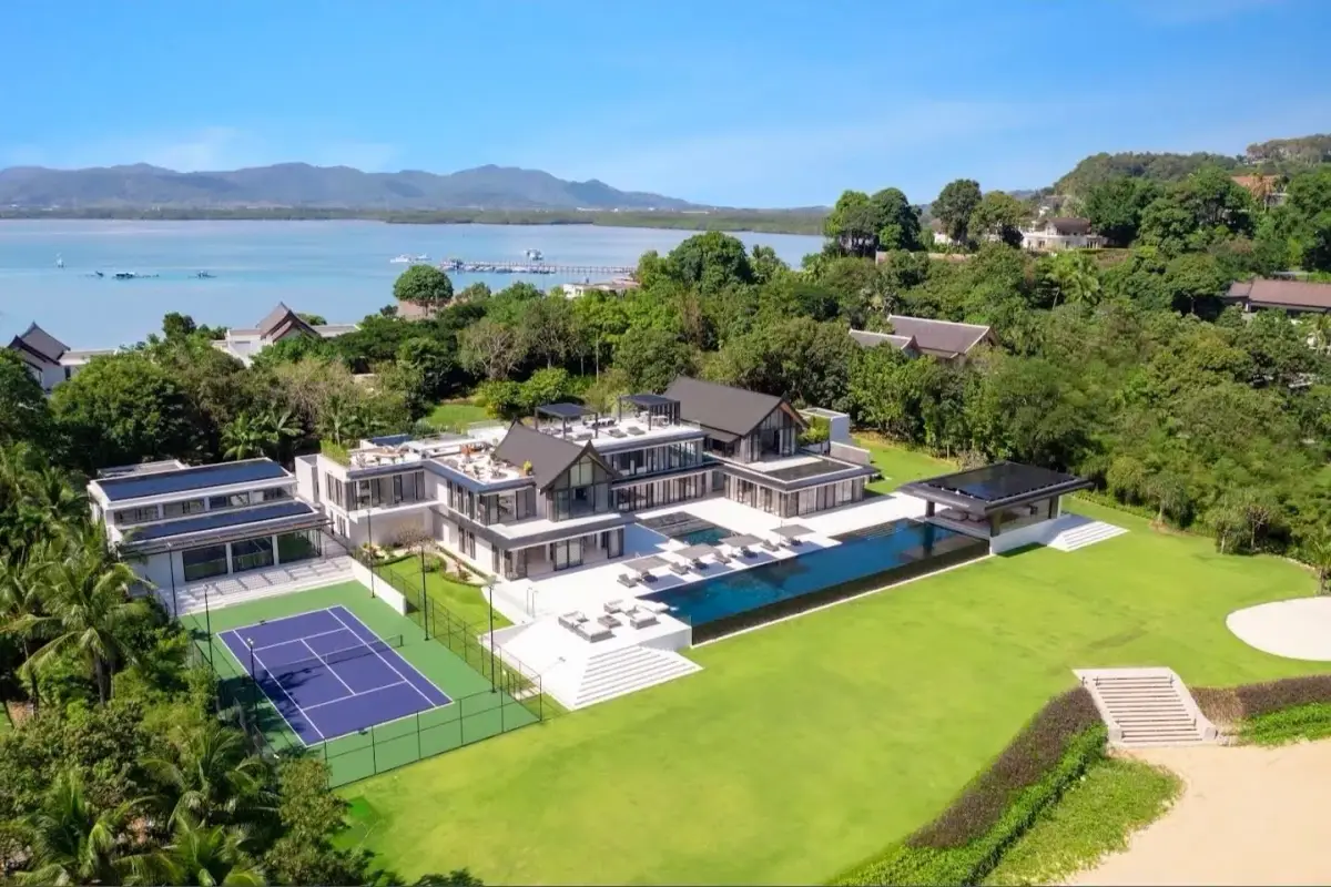 วิลล่า 7 ห้องนอน พร้อมวิว มองเห็นวิวทะเล ในโครงการ Luxury Collection Villas, บนชายหาด Point Yamu — Cape Yamu · 2/45