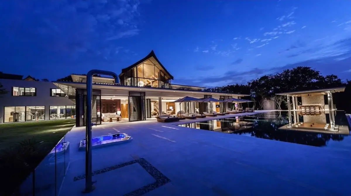วิลล่า7 1 ห้องนอน พร้อมวิว มองเห็นวิวทะเล ในโครงการ Luxury Collection Villas, บนชายหาด Point Yamu — Cape Yamu · 2/52