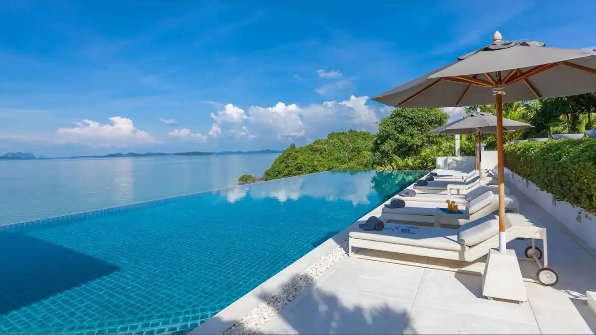 วิลล่า 6 ห้องนอน พร้อมวิว มองเห็นวิวทะเล ในโครงการ Luxury Collection Villas, บนชายหาด Point Yamu — Cape Yamu · 5/43